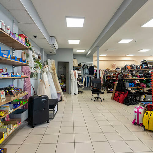 Outlet Ez+Az